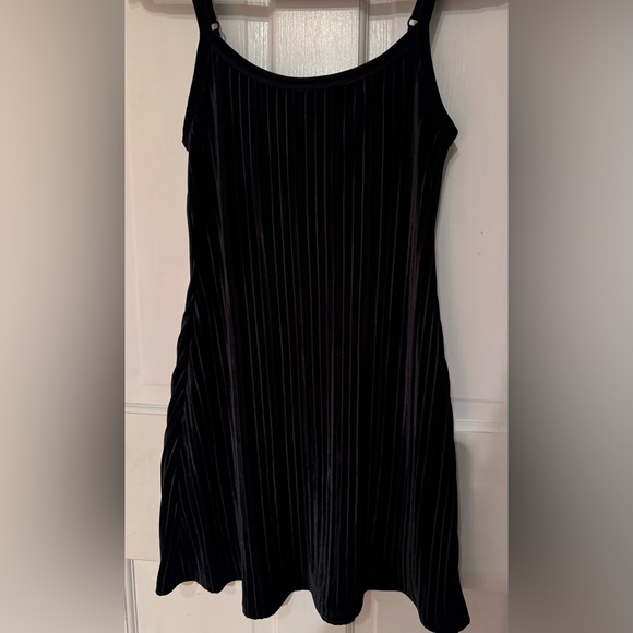 American Eagle black mini dress velvety. New with tags. Spaghetti straps. - Picture 4 of 7